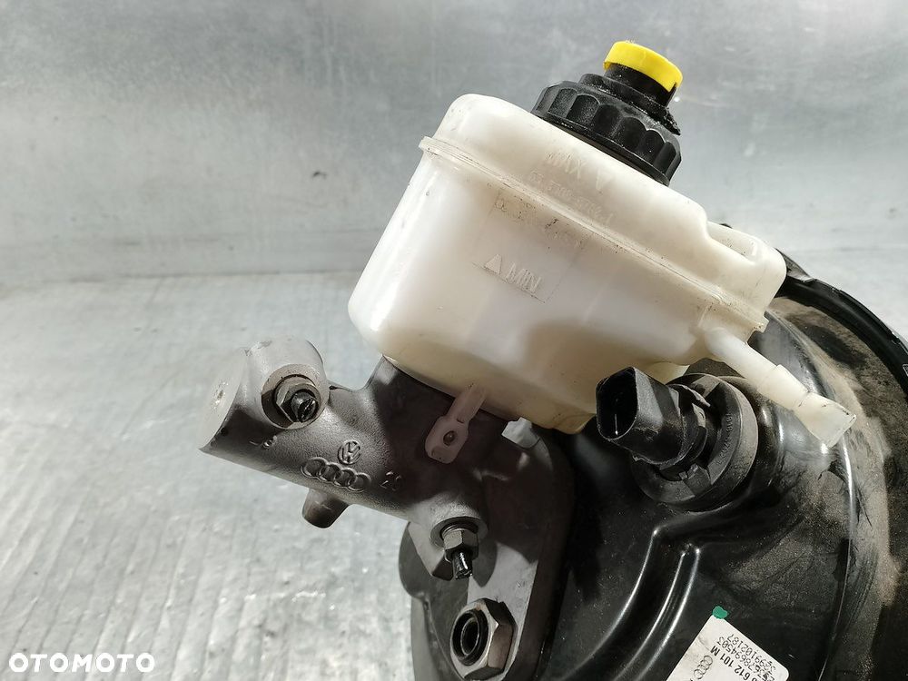 SERWO HAMULCOWE AUDI Q7 (2005-2015)  7L8612101M 3.0 TDI - 5