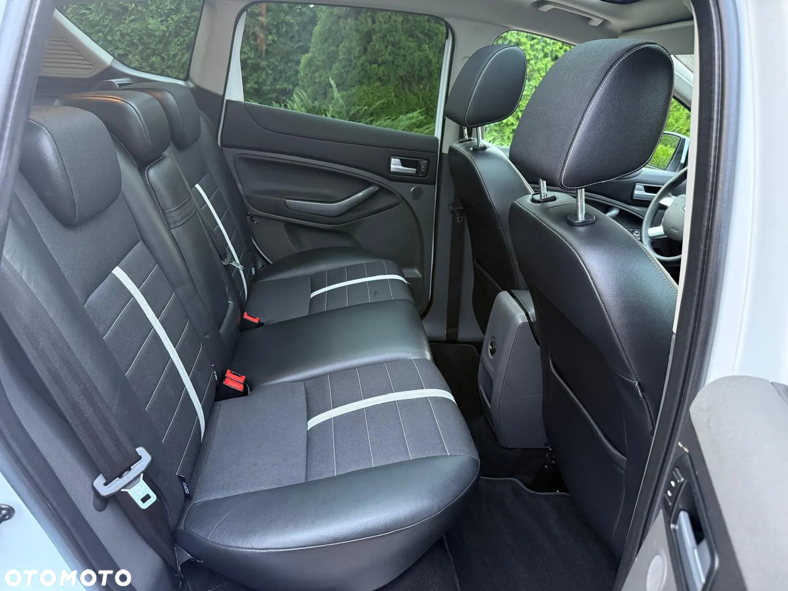Ford Kuga 2.0 TDCi 4x4 Titanium - 17