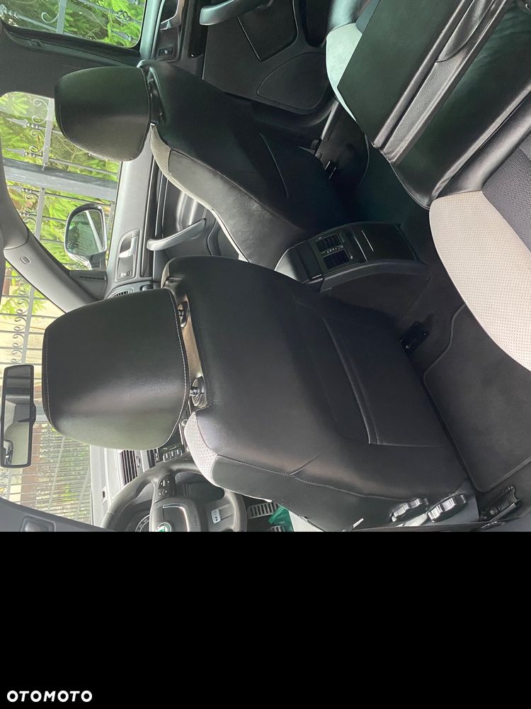 Skoda Octavia 2.0 TDI DPF RS DSG - 22