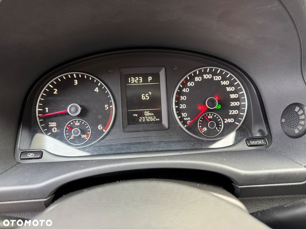 Volkswagen Caddy Maxi Trendline Mixt DSG - 22