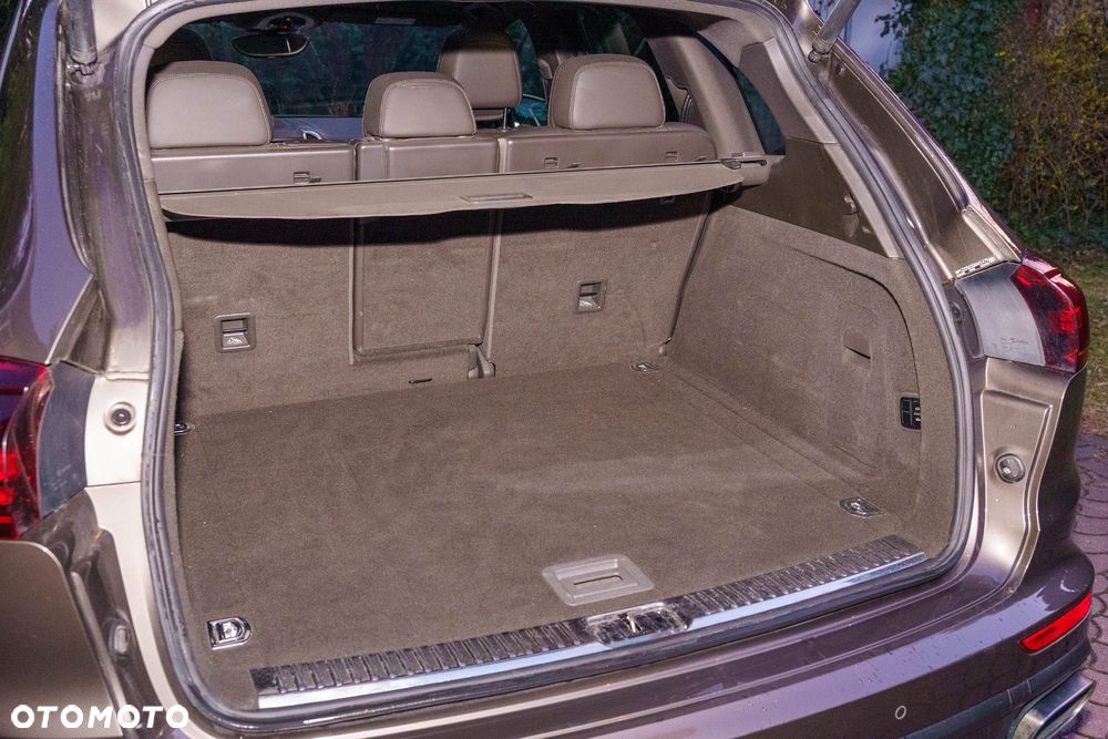 Porsche Cayenne Diesel Platinum Edition - 16