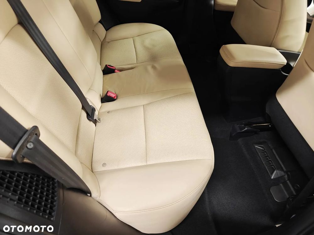 Lexus CT 200h Dynamic Line - 15
