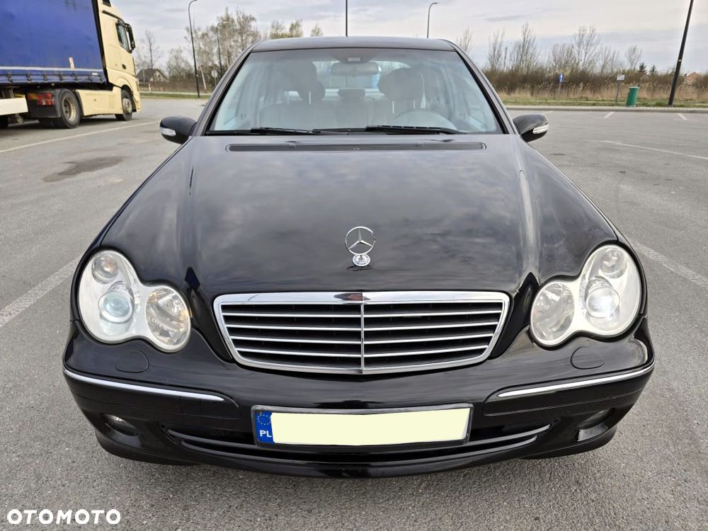 Mercedes-Benz Klasa C 230 7G-TRONIC Avantgarde Sport Edition + - 36