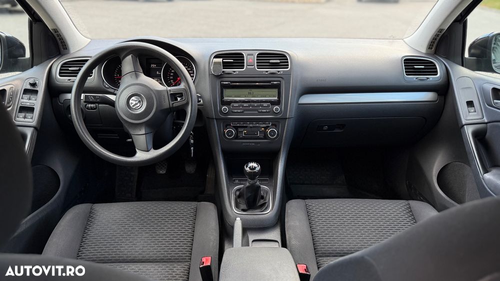 Volkswagen Golf 1.6 TDI DPF Style - 23