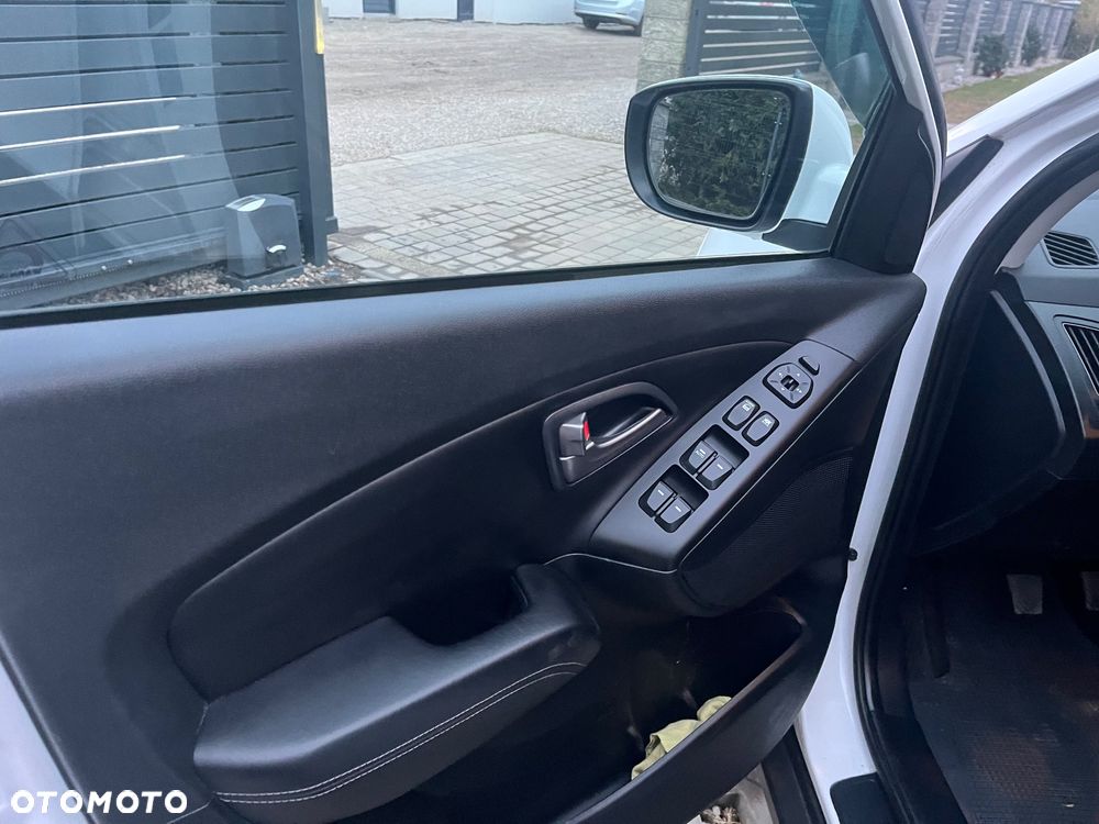 Hyundai ix35 1.6 2WD Fifa World Cup Edition - 15