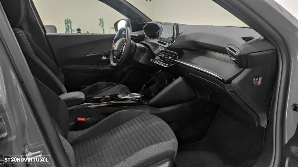 Peugeot e-2008 54 kWh Allure - 7