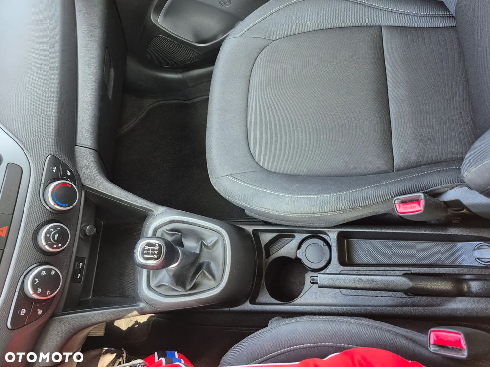 Hyundai i10 1.2 Fifa World Cup Edition - 22