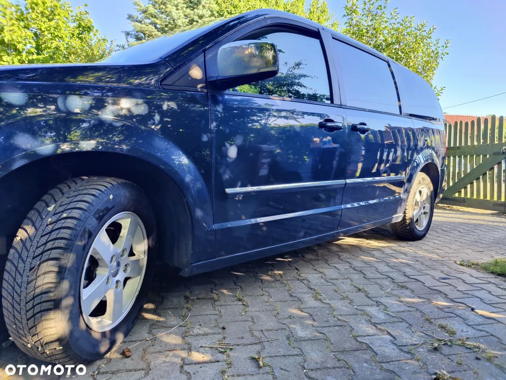 Dodge Grand Caravan - 4