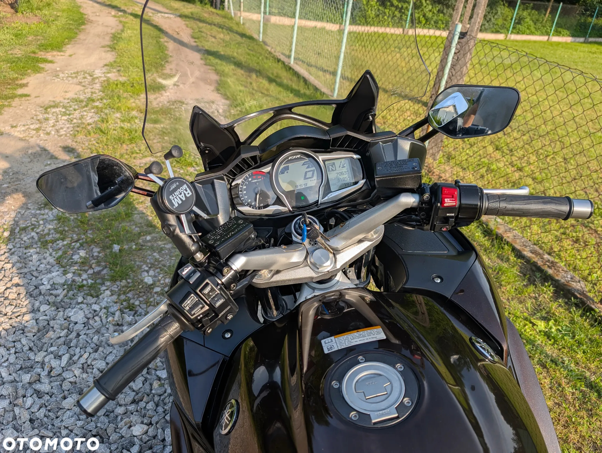 Yamaha FJR - 8