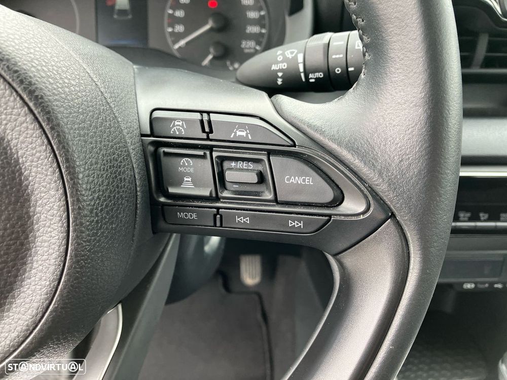 Toyota Yaris 1.5 HDF Comfort Plus - 27