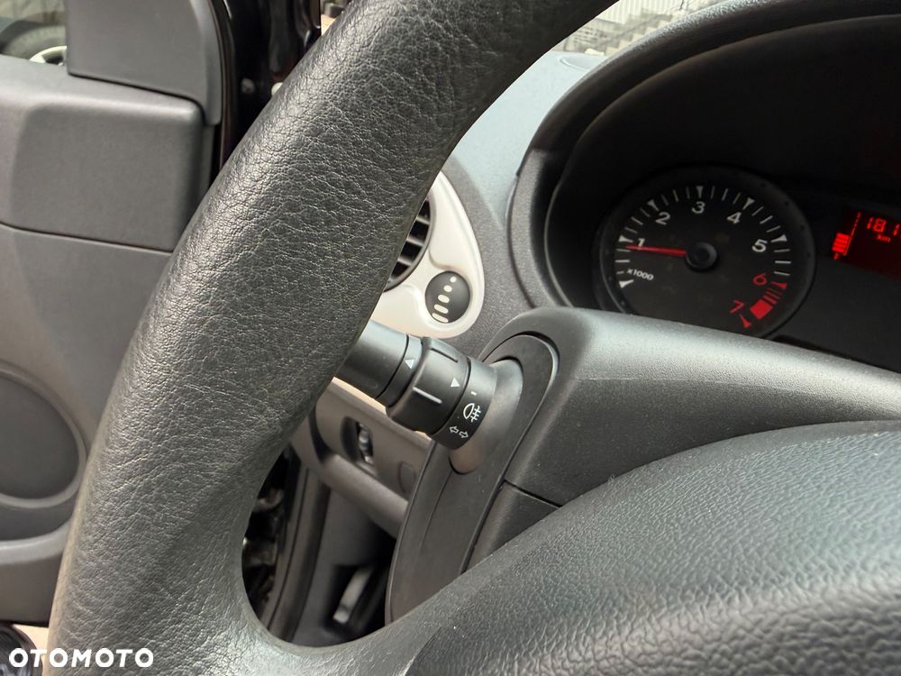 Renault Clio 1.2 16V 75 Expression - 22