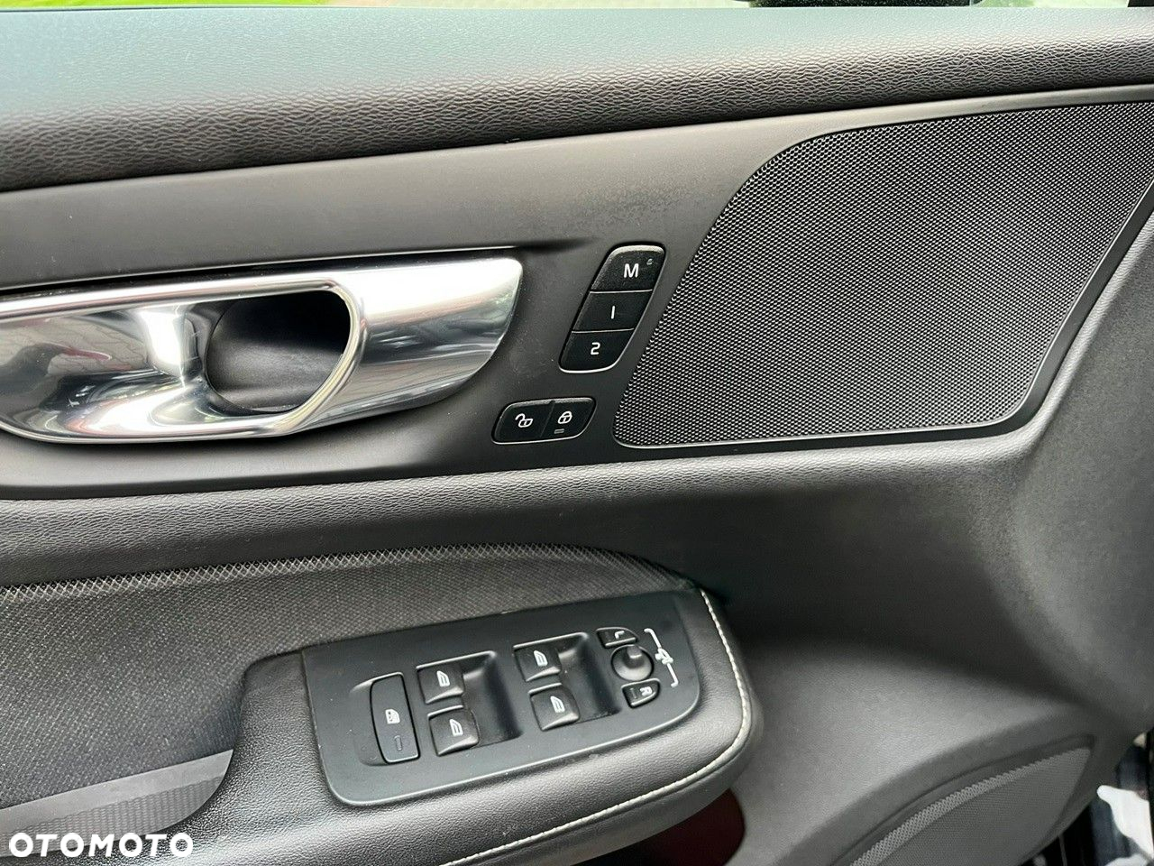 Volvo V60 T4 R-Design - 10