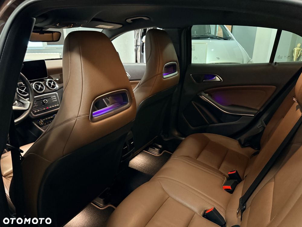Mercedes-Benz GLA 250 4Matic 7G-DCT Activity Edition - 30