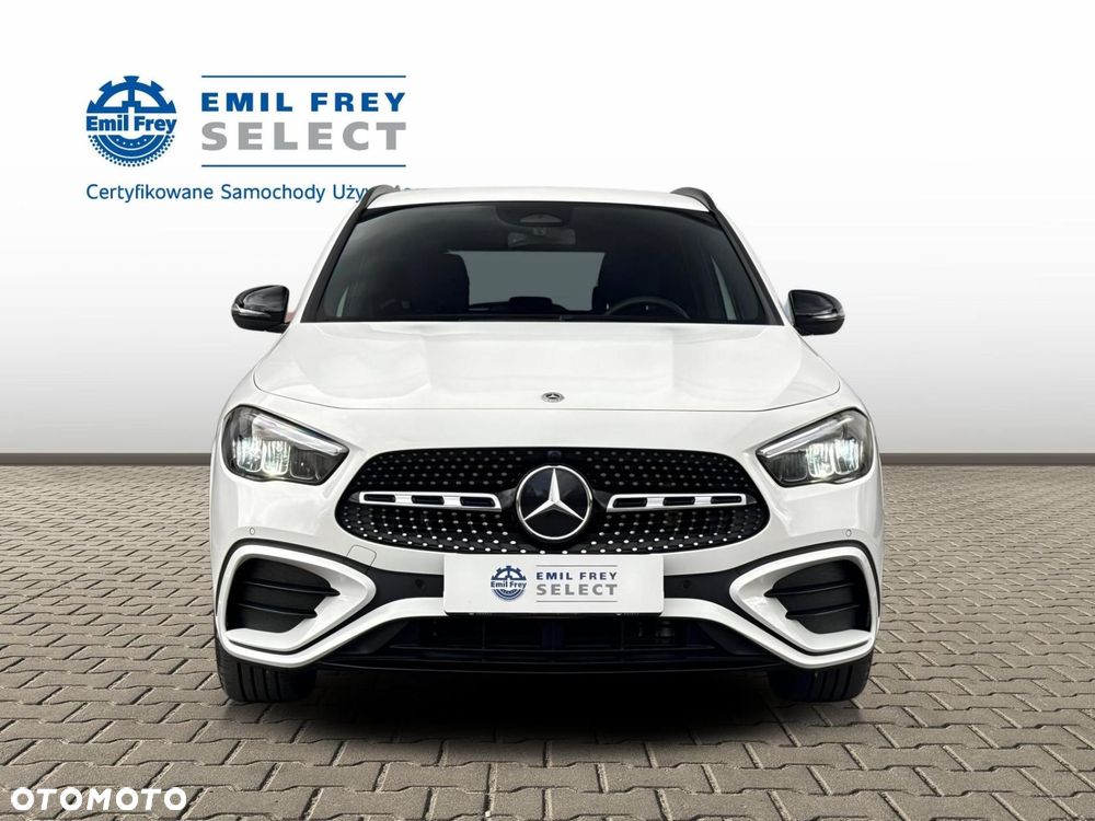 Mercedes-Benz GLA - 9