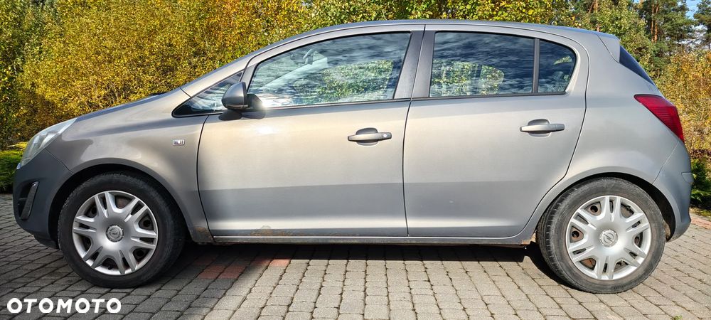 Opel Corsa 2011 photo 2