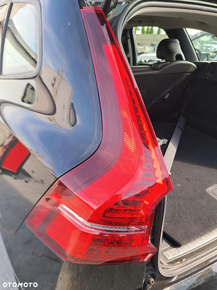 VOLVO XC60 II KLAPA BAGAŻNIKA KOD LAKIERU 019 - 20