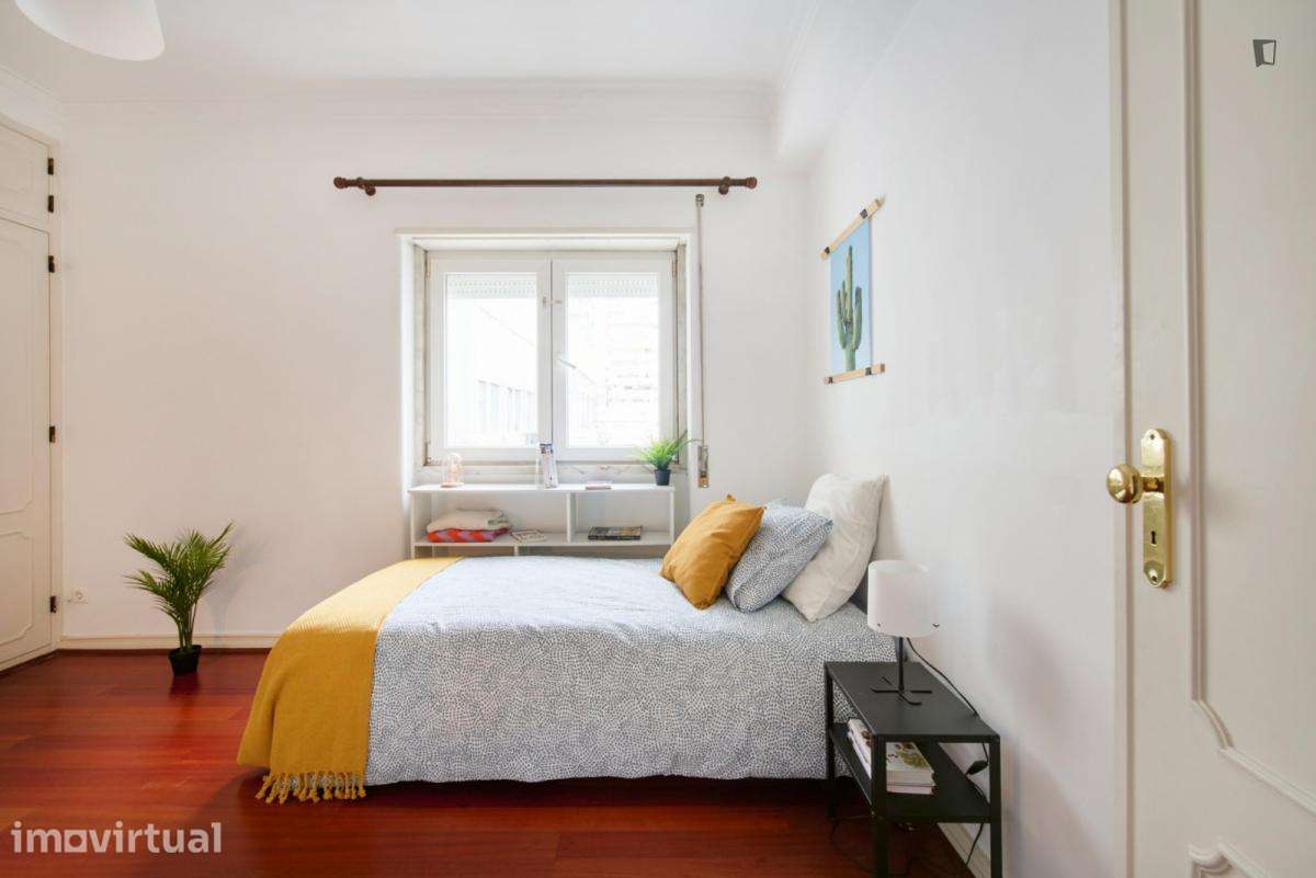 Quarto - localizado em Benfica Lisbon - Grande imagem: 5/12