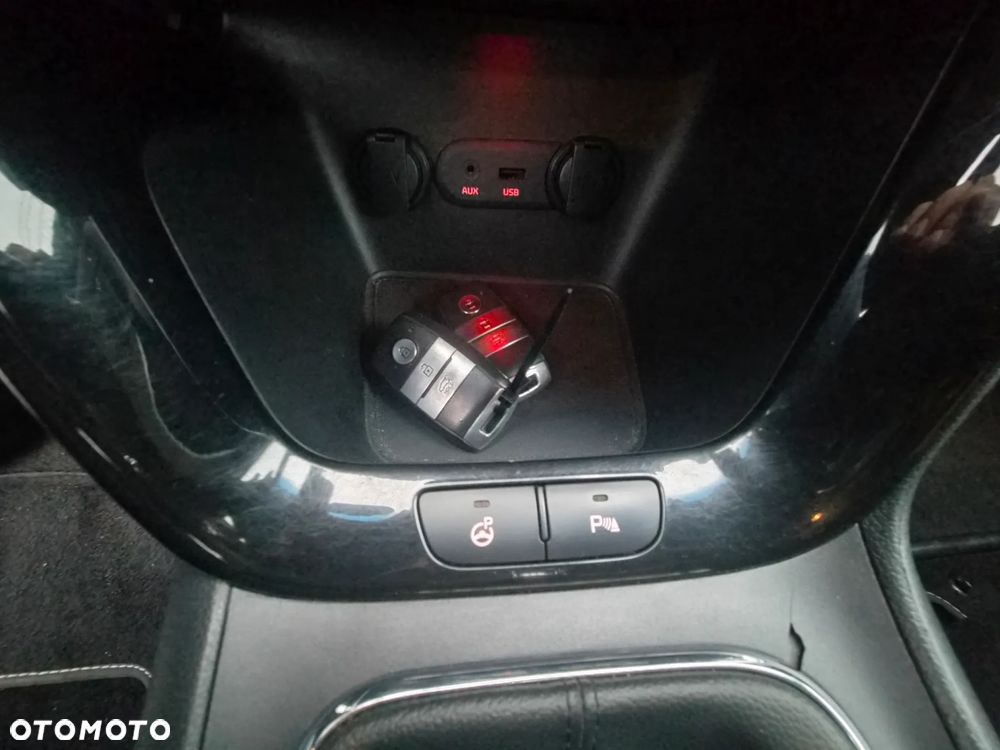 Kia Ceed - 33