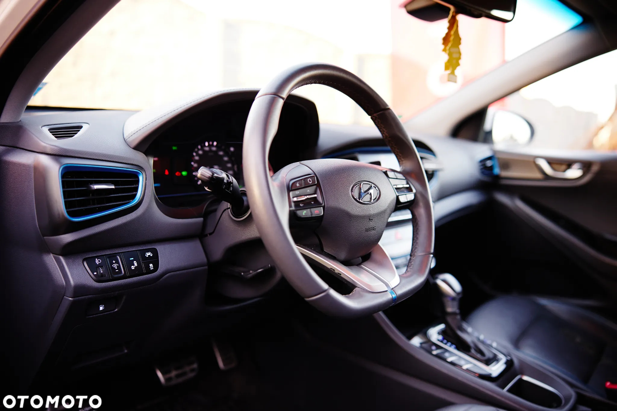 Hyundai IONIQ hybrid Platinum - 21