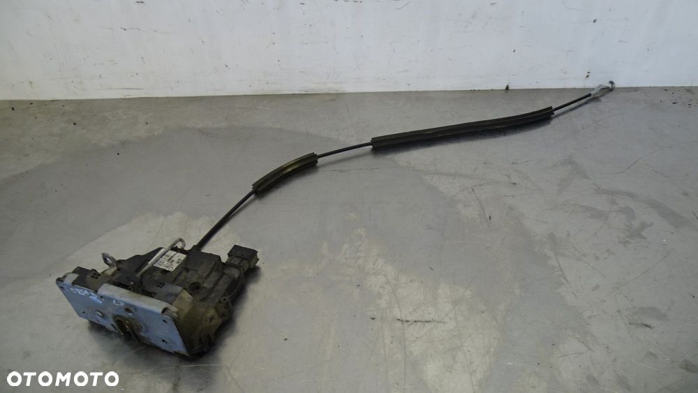 ZAMEK LEWY PRZÓD DRZWI OPEL CORSA D 1.3CDTI 13258271 - 1