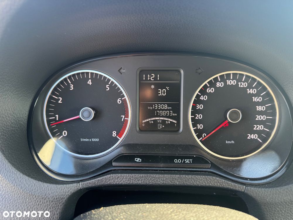 Volkswagen Polo - 11