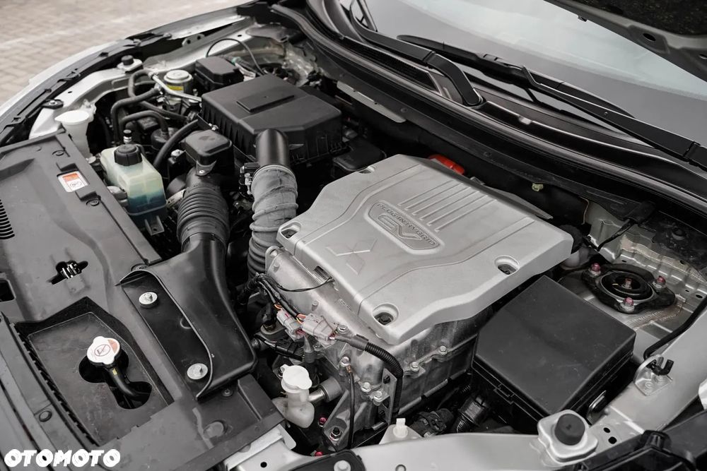 Mitsubishi Eclipse Cross Plug-In Hybrid 4WD Top - 39