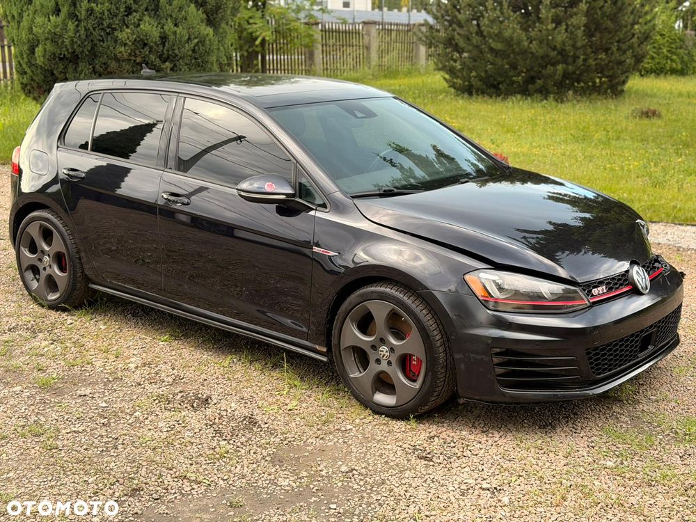 Volkswagen Golf GTI Performance BlueMotion Technology DSG - 2