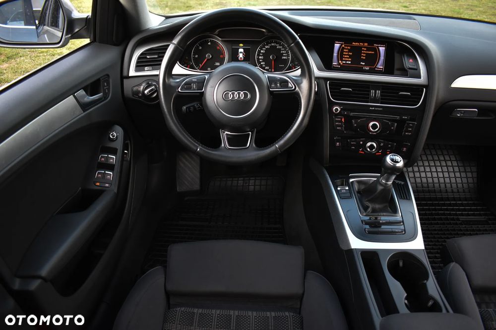 Audi A4 Limousine - 6