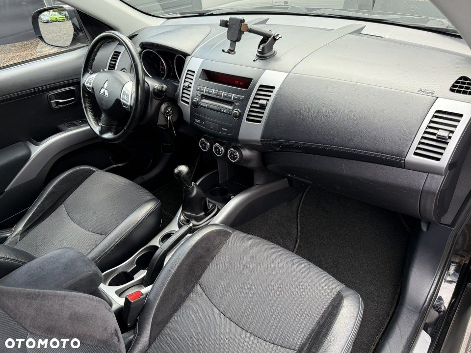 Mitsubishi Outlander 2.0 2WD XTRA - 26