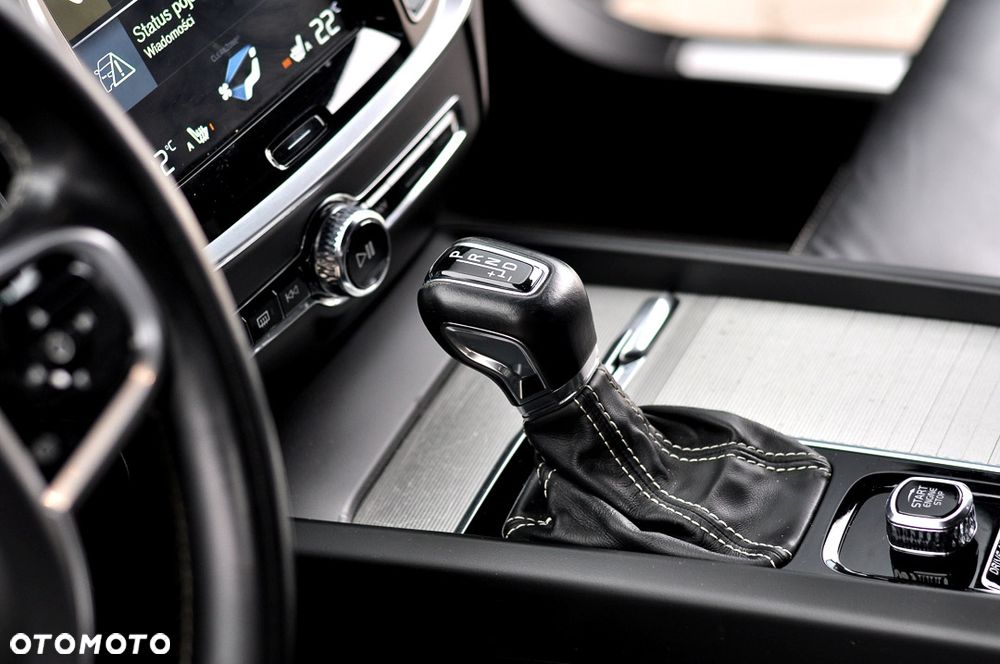 Volvo V60 T4 Geartronic R-Design - 32