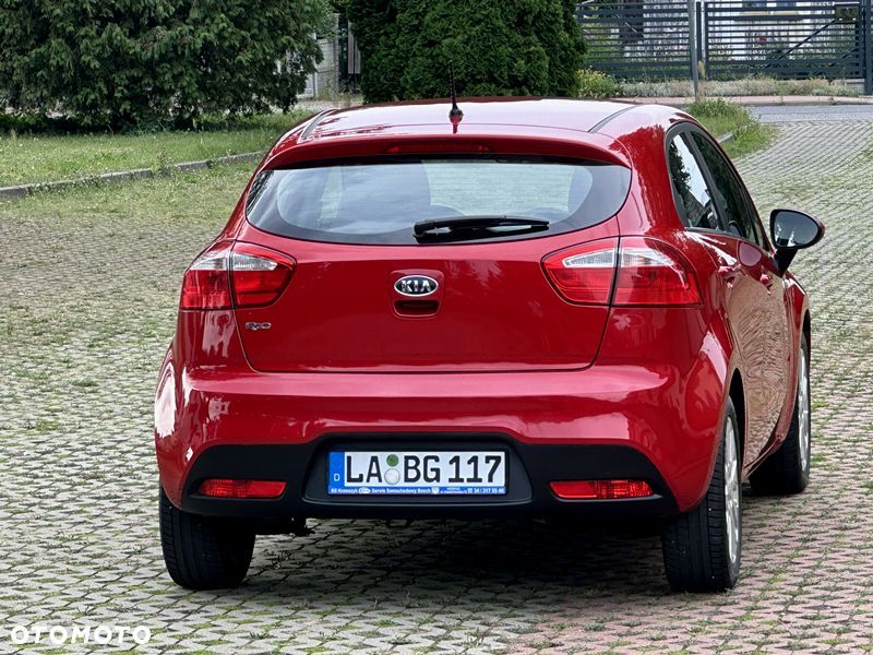 Kia Rio - 5