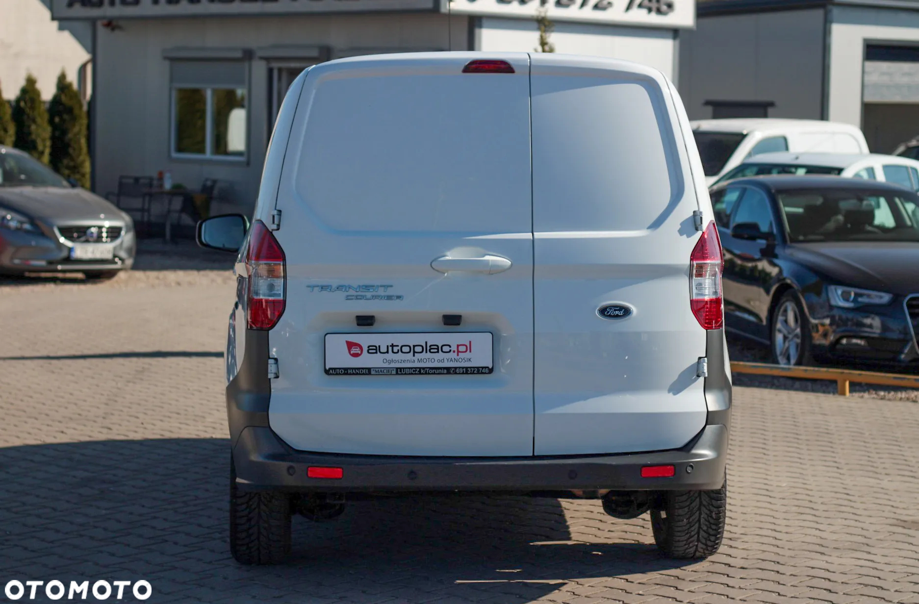 Ford Transit Courier - 8