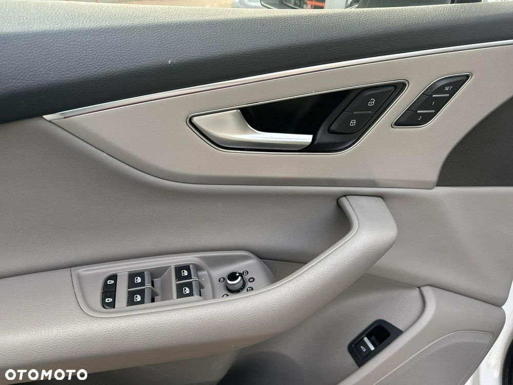 Audi Q7 - 12