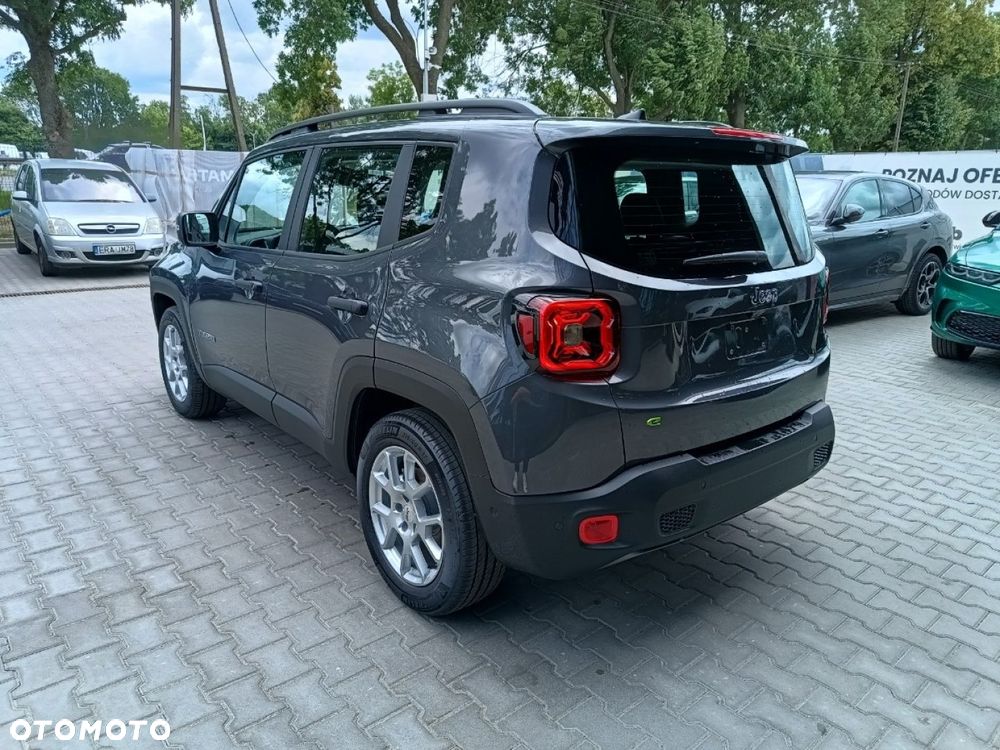 Jeep Renegade 1.5 T4 mHEV Altitude FWD S&S DCT - 8