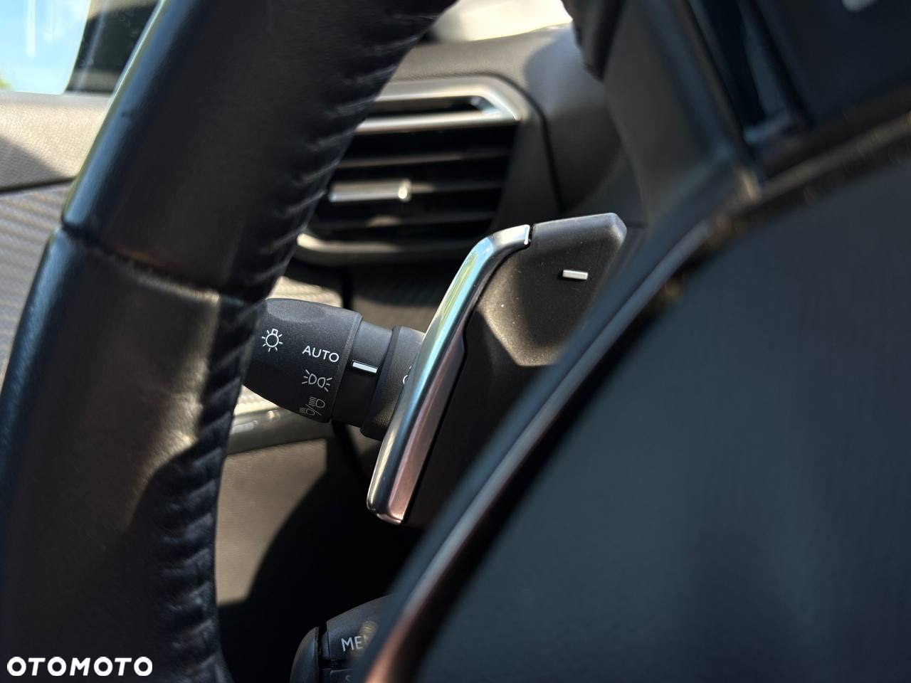 Peugeot 208 1.2 PureTech Active S&S EAT8 - 19