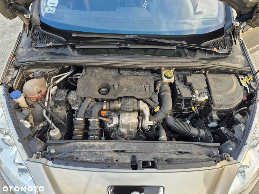 Peugeot 308 - 8