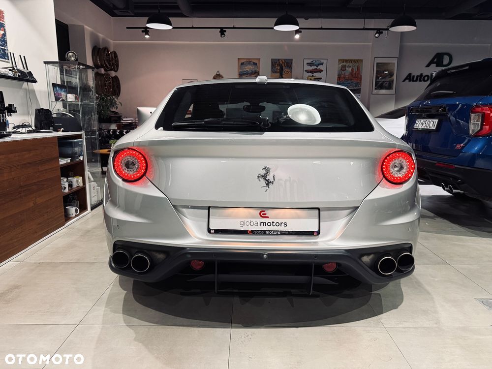 Ferrari FF - 4