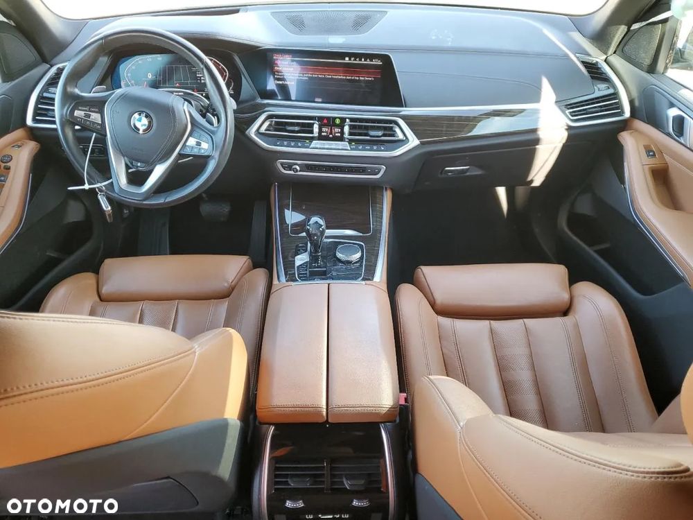 BMW X5 xDrive40i - 8