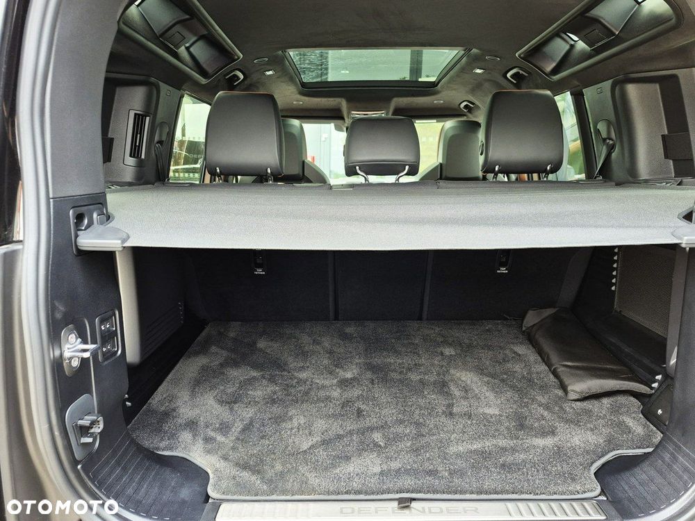 Land Rover Defender - 41