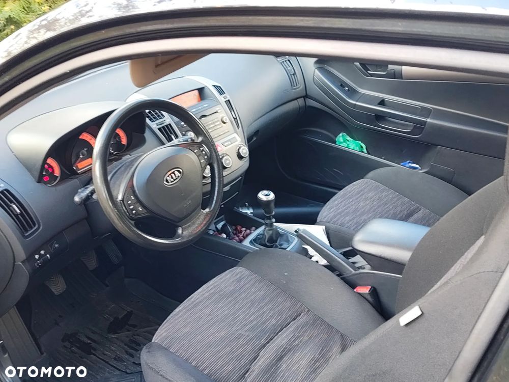 Kia ProCeed - 10