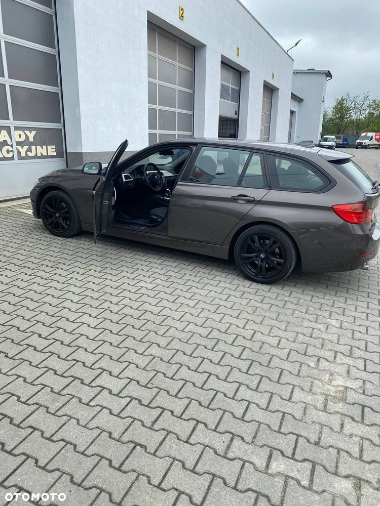 BMW Seria 3 318d - 15