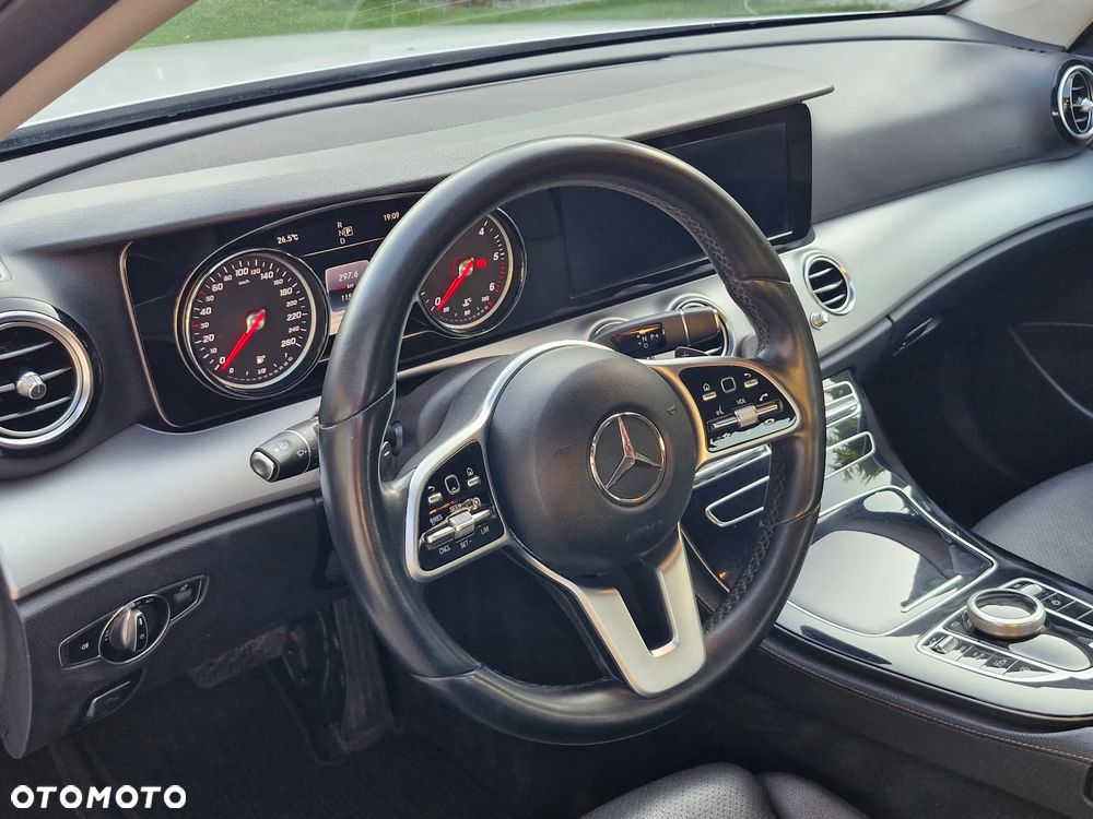 Mercedes-Benz Klasa E 220 d 9G-TRONIC - 13