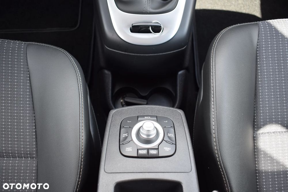 Renault Grand Scenic 2.0 16V 140 CVT Bose Edition - 26