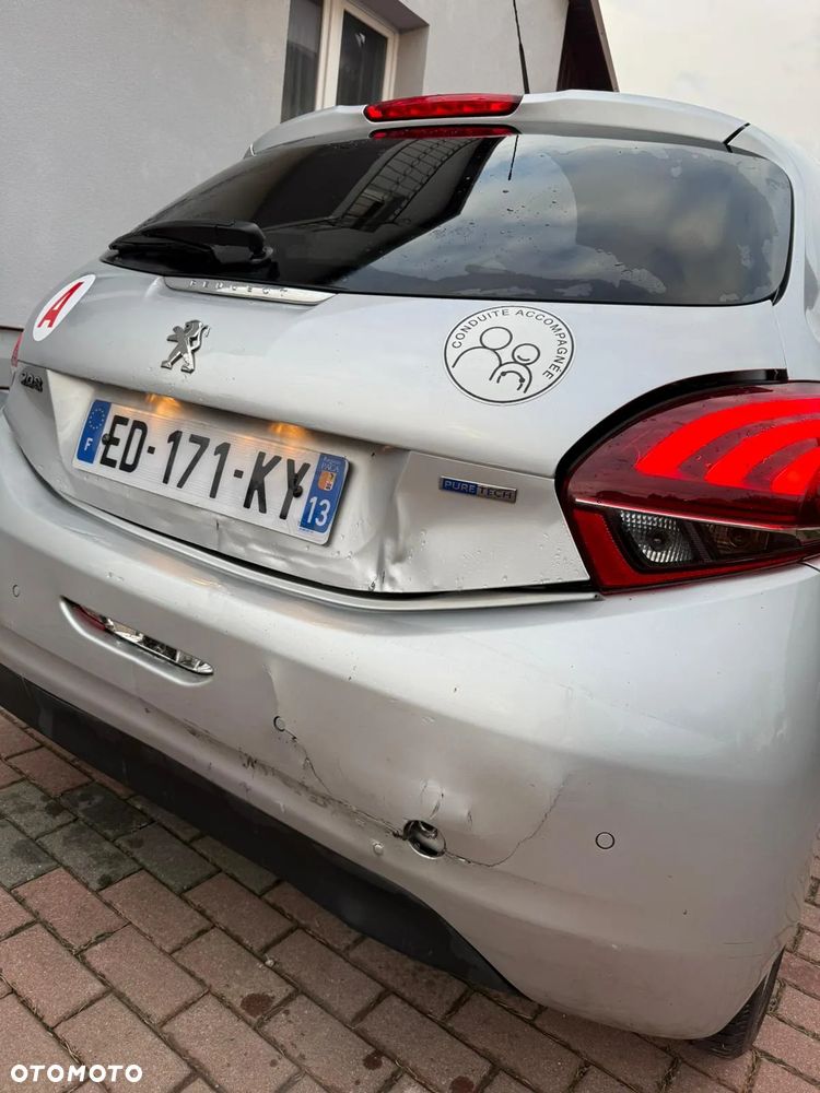 Peugeot 208 PureTech 82 Allure - 13