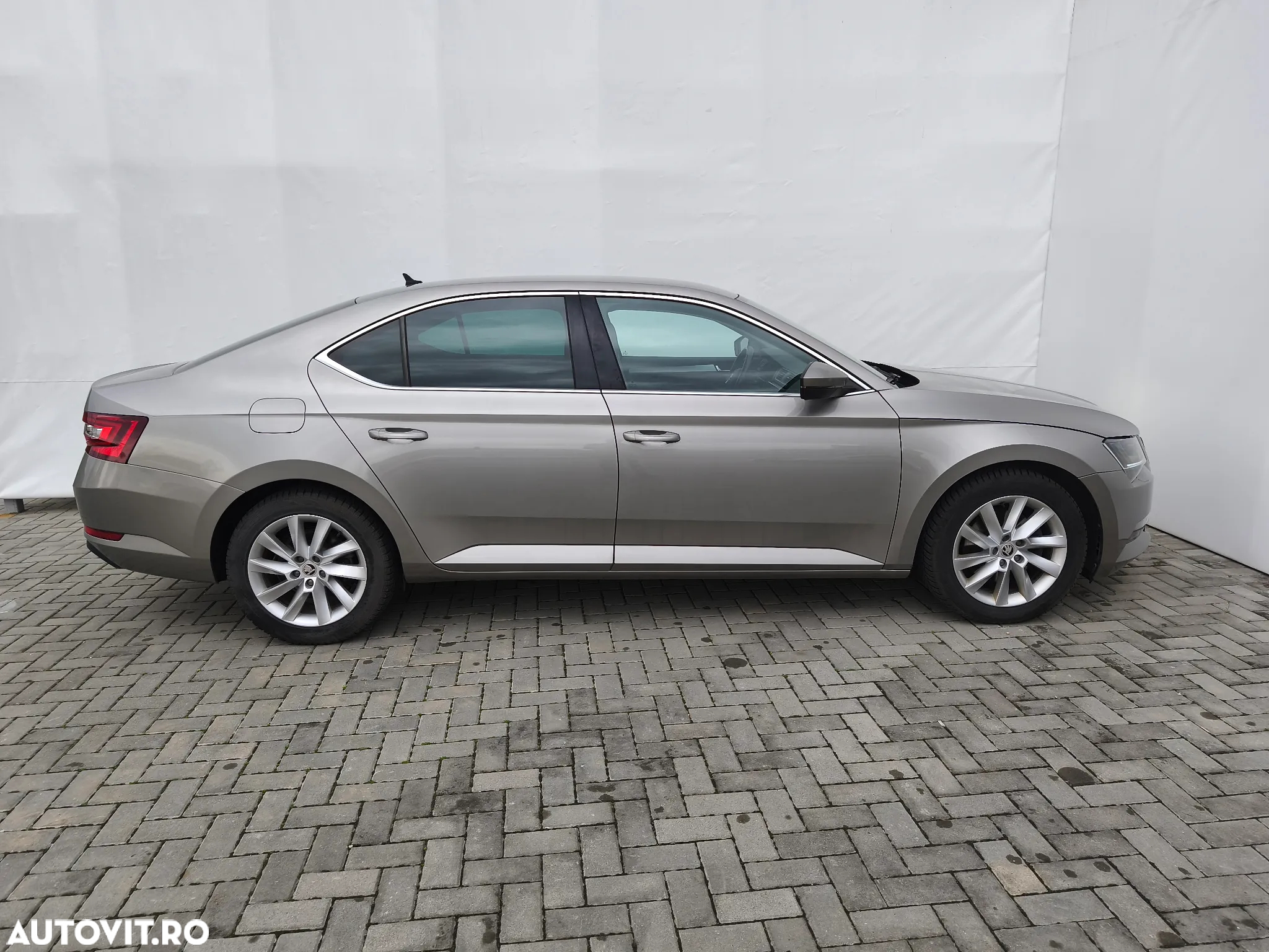 Skoda Superb 2.0 TDI 4X4 Ambition - 7
