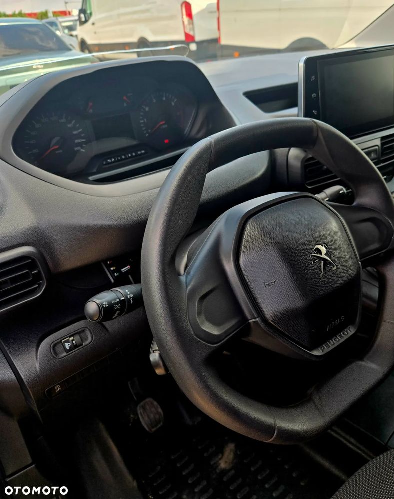 Peugeot Partner Long w zabudowie ALUCA - 4