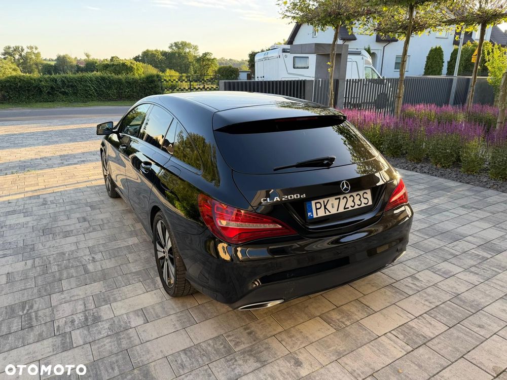 Mercedes-Benz CLA 200 d 7G-DCT AMG Line - 2