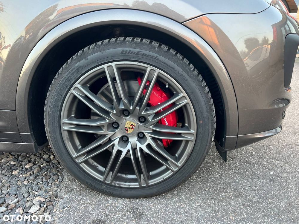 Porsche Cayenne GTS - 4