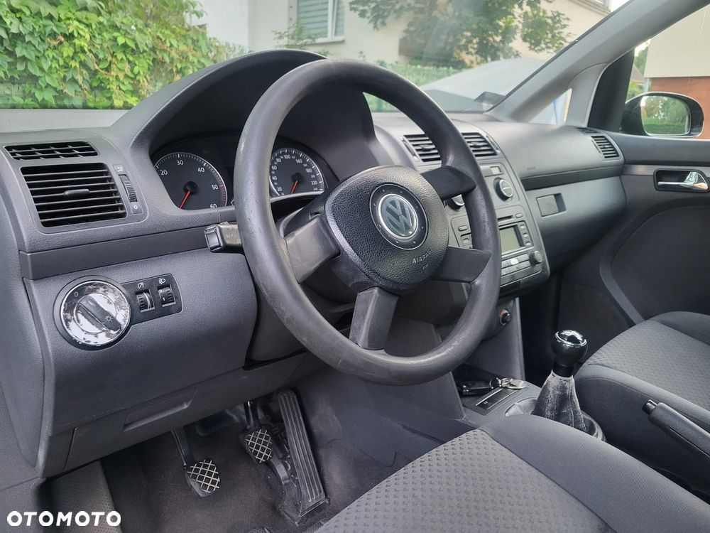 Volkswagen Touran - 13