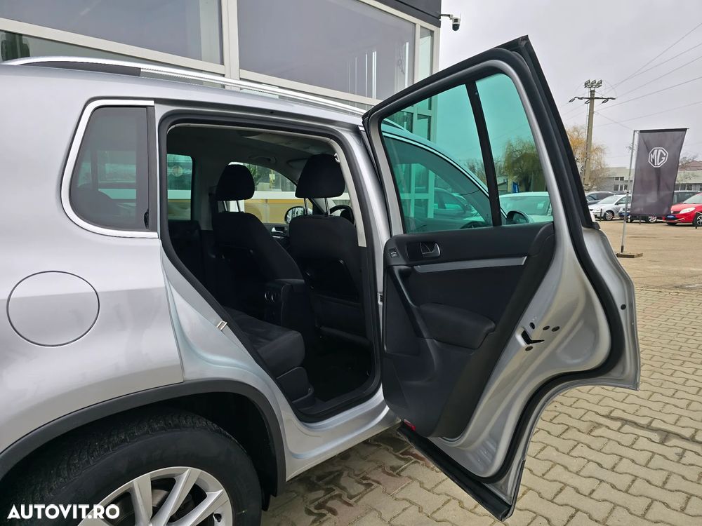 Volkswagen Tiguan - 11